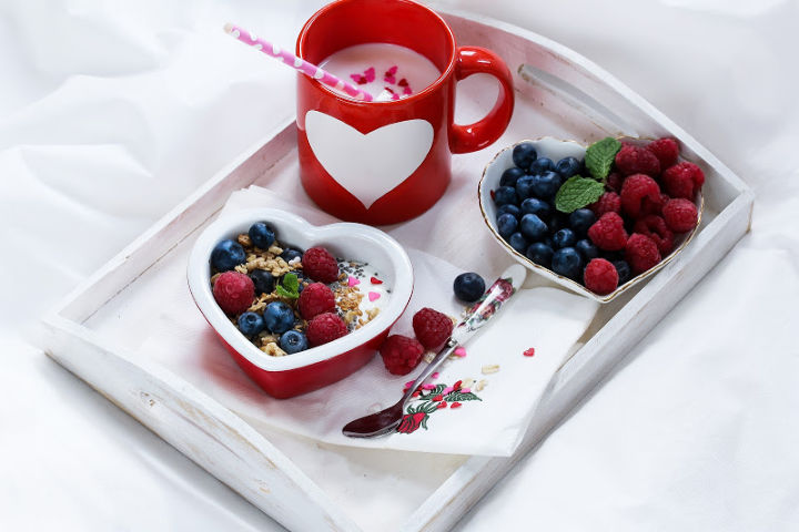 8 Creative Ideas to Save on Valentine’s Day