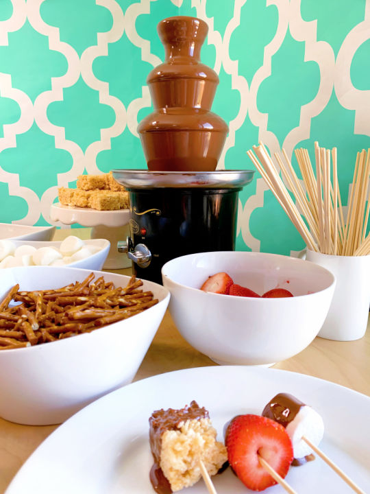 chocolate fondue fountain